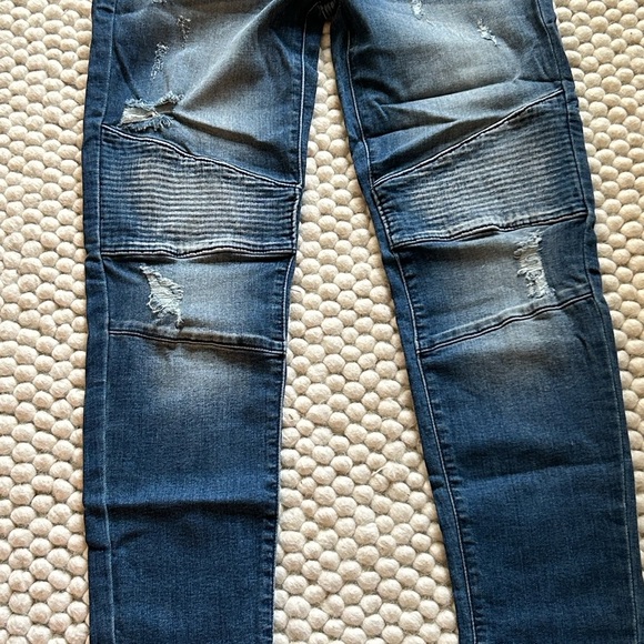 KanCan Women's Distressed Gray Jeans - Picture 6 of 7